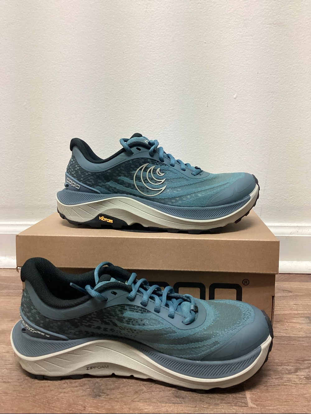 Women’s Topo Ultraventure 4 - Picture 2 of 5